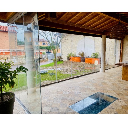 Création d'extension d'habitation entièrement vitrée