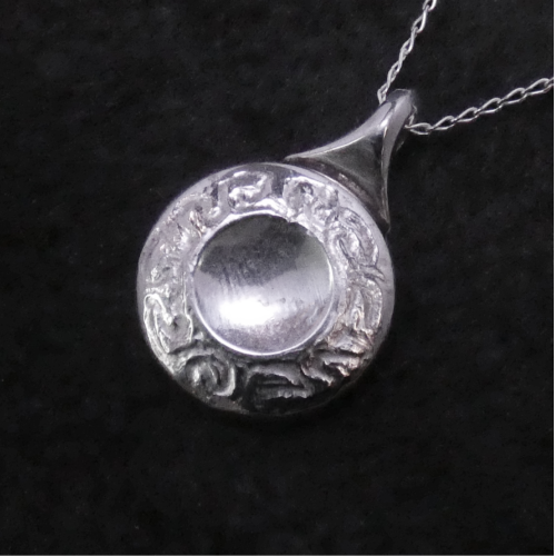 Pendentif texturé - Flûte traversière