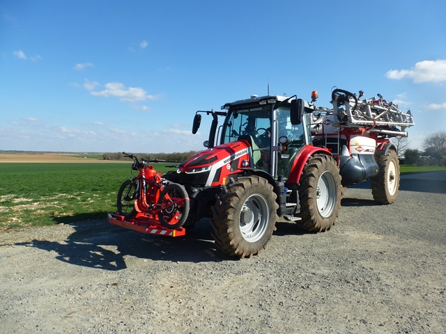 TM 2 : SOLUTION DE TRANSPORT DE VÉLOS, MOTOS ET QUADS SUR LES TRACTEURS