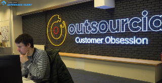 Dans les coulisses d'Outsourcia à Evreux