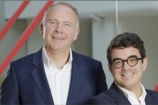 Axa France : la passation de pouvoir entre Guillaume Borie et Mathieu Godart placée sous le signe de la continuité