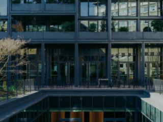 Axa redonne vie à son siège historique sur l’avenue Matignon : une rénovation stratégique