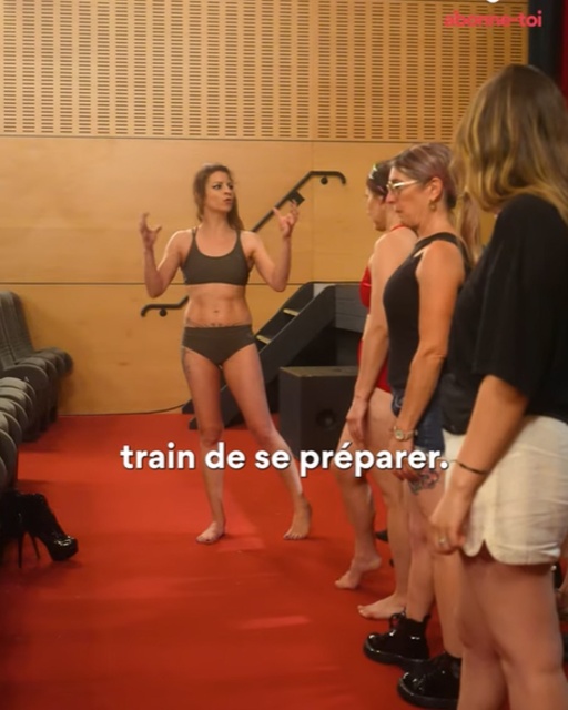 On se met à la pole avec Acrobatik Dance !