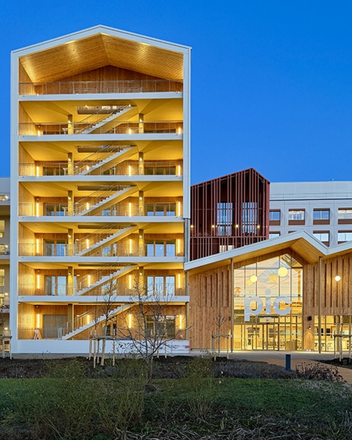 On a visité le PIC, le plus grand espace de coworking de France !