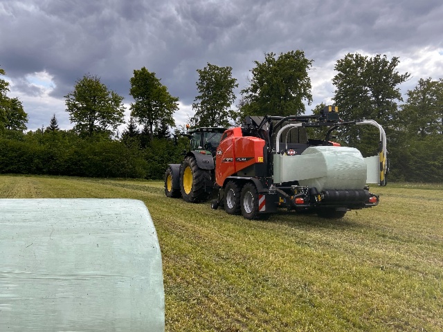 Presse-enrubanneuse VBP 7100 OPTICUT 33