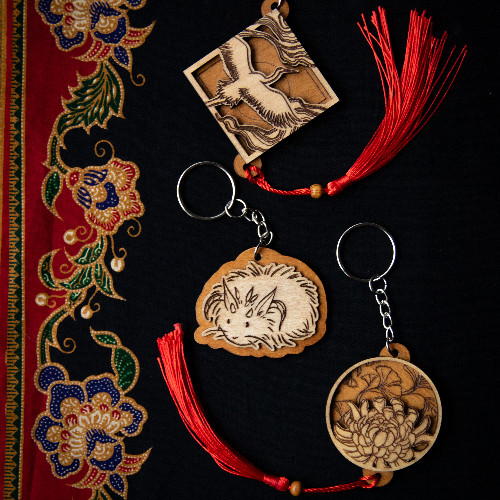 Porte-clés en bois gravés