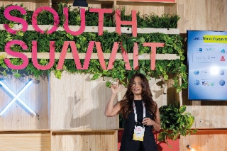 KEYS TO BUILDING A SUSTAINABLE  TECH STARTUP IN A DIGITAL WORLD