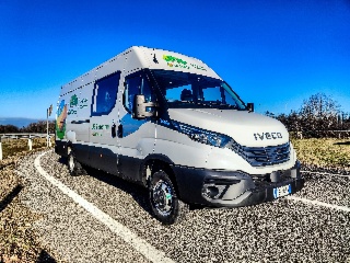 IVECO teste la recharge sans fil dynamique sur route ouverte !