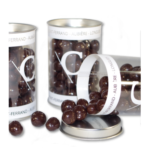 Noisettes ou amandes enrobées de chocolat noir