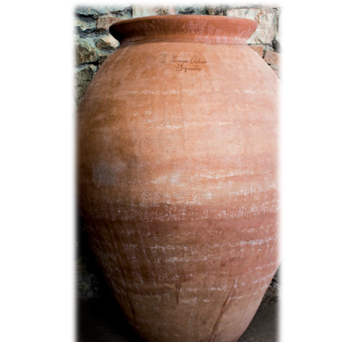 Amphores en terre cuite italienne pour la vinification