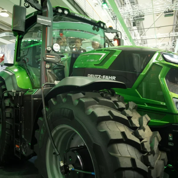 💥 Deutz-Fahr Série 8 TTV : une nouvelle ère dévoilée à Agritechnica 2025