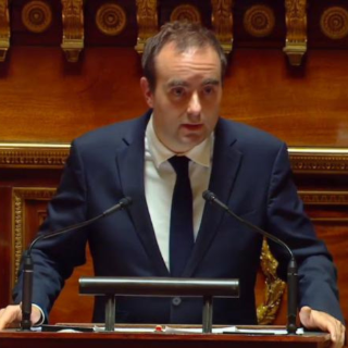 Que contient le projet de loi promis par Sébastien Lecornu pour mars 2026 ?