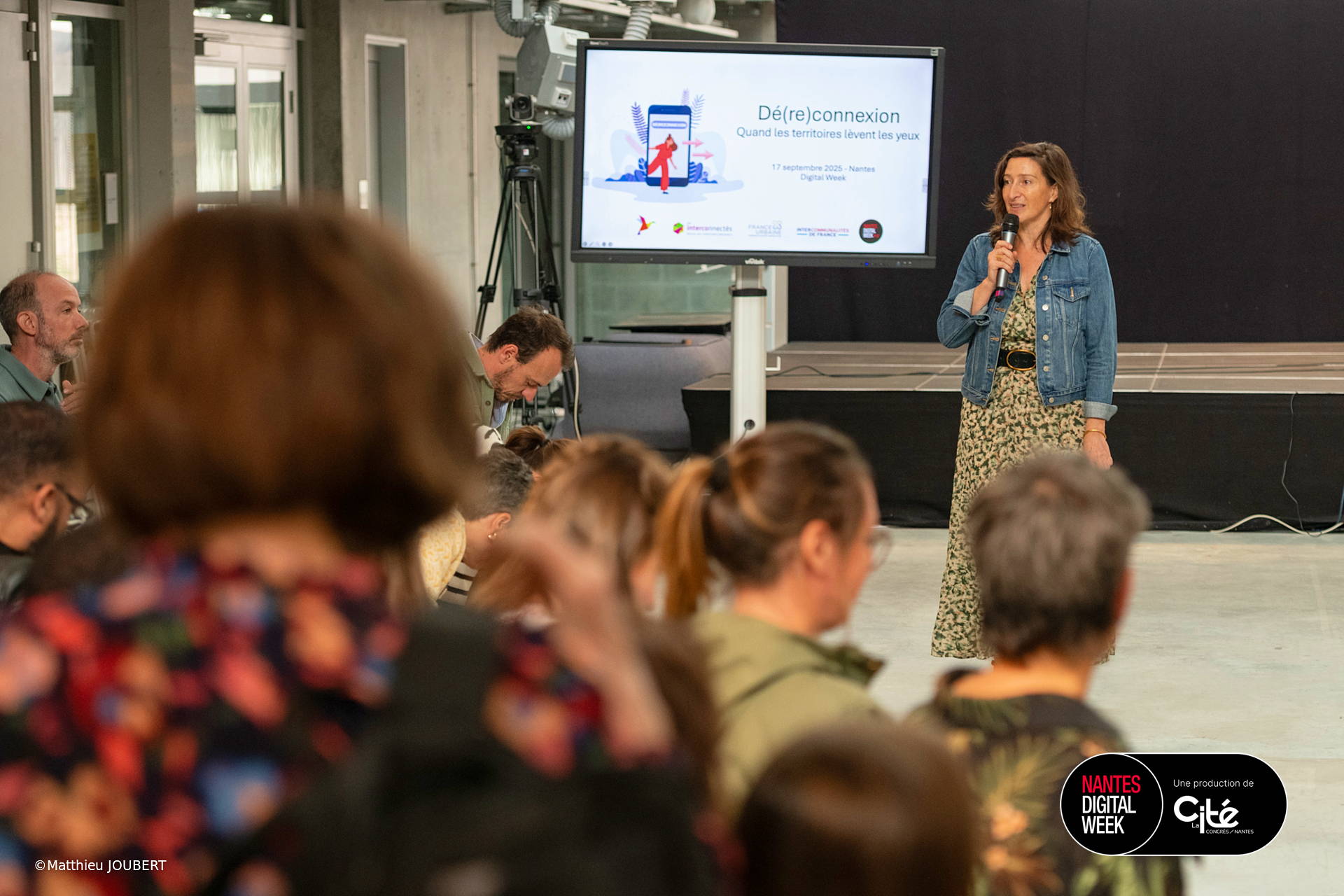 Dé(re)connexion : quand les territoires lèvent les yeux