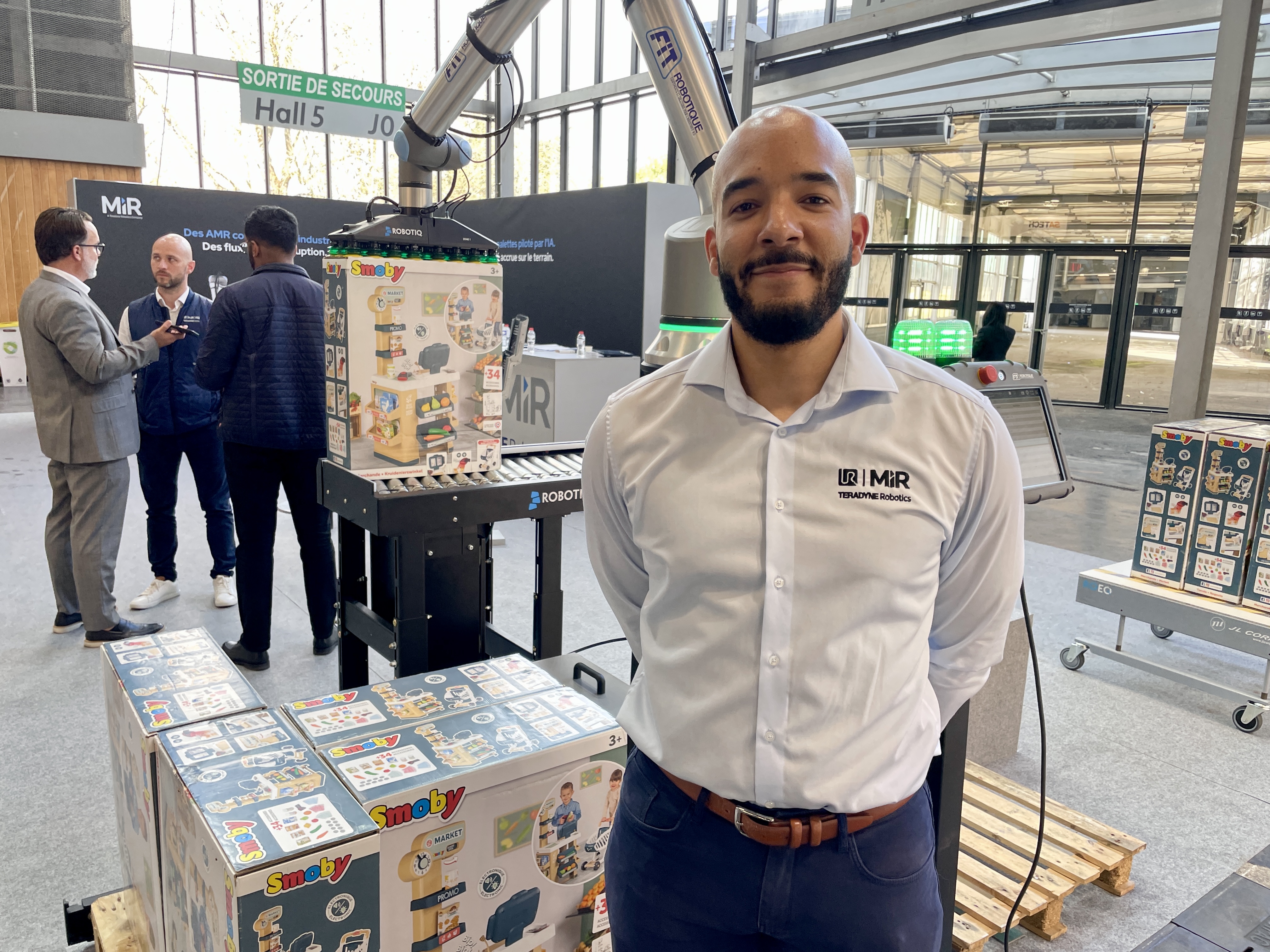 Jumeau numérique et cobots : Universal Robots accélère l’optimisation industrielle