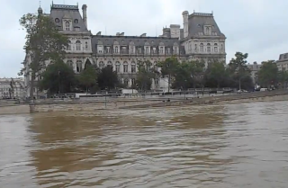 Inondations urbaines : un jumeau numérique simule la crue centennale de la Seine à Paris