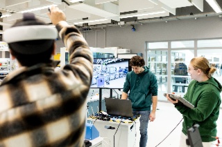 CESI forme les managers de la numérisation industrielle