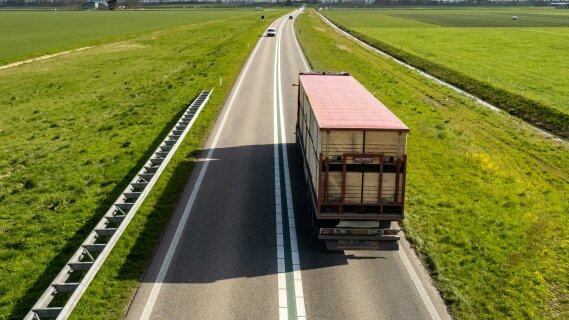 Les taux du fret routier européen déclinent, la pénurie de chauffeurs s'accentue