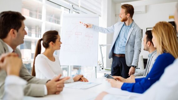 Formation et vie active: près d'1 adulte sur 2 concerné en 2022