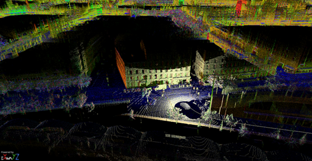 Exemple de relocalisation autonome avec Exwayz SLAM : une première carte 3D (en couleurs) a été créée avec l'algorithme Exwayz SLAM.