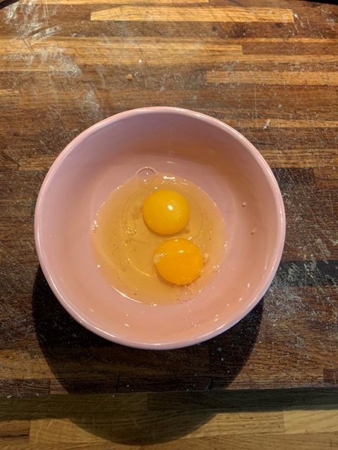 Les oeufs dans un bol