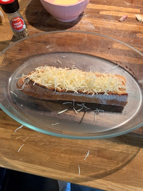 On ajoute du fromage rapée au-dessus