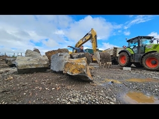 DES BLOCS DE 5 TONNES POUR LA CONSTRUCTION