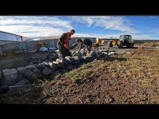 ON MONTE LE MUR EN PIERRE SECHE !