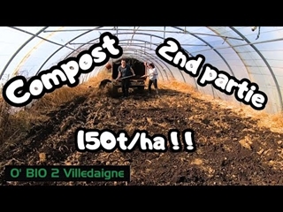 On remet la GROSSE dose de COMPOST dans la serre PARTIE 2