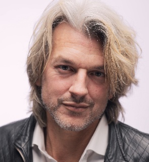  Photo Damian Delvaux de Fenffe