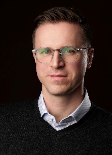 Dr Julian Laufs