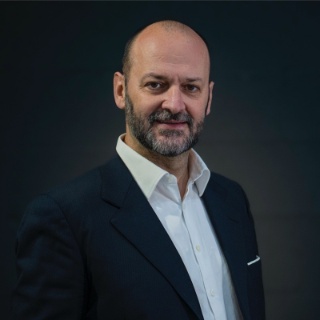  Photo  Giovanni Azzara
